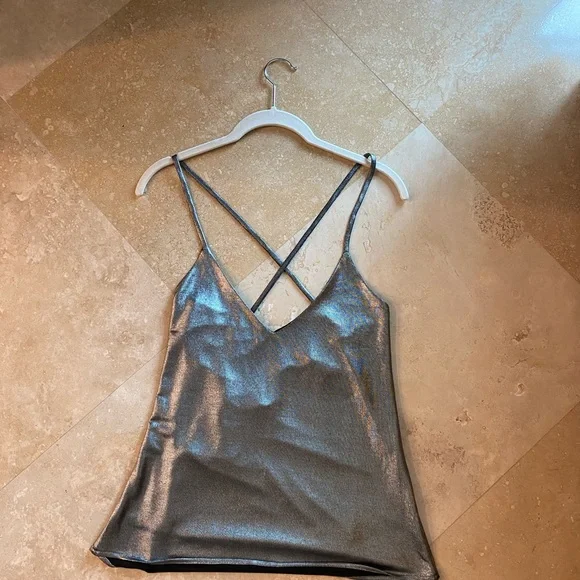 Revolve BY THE WAY metalic top - Picture 5 of 5